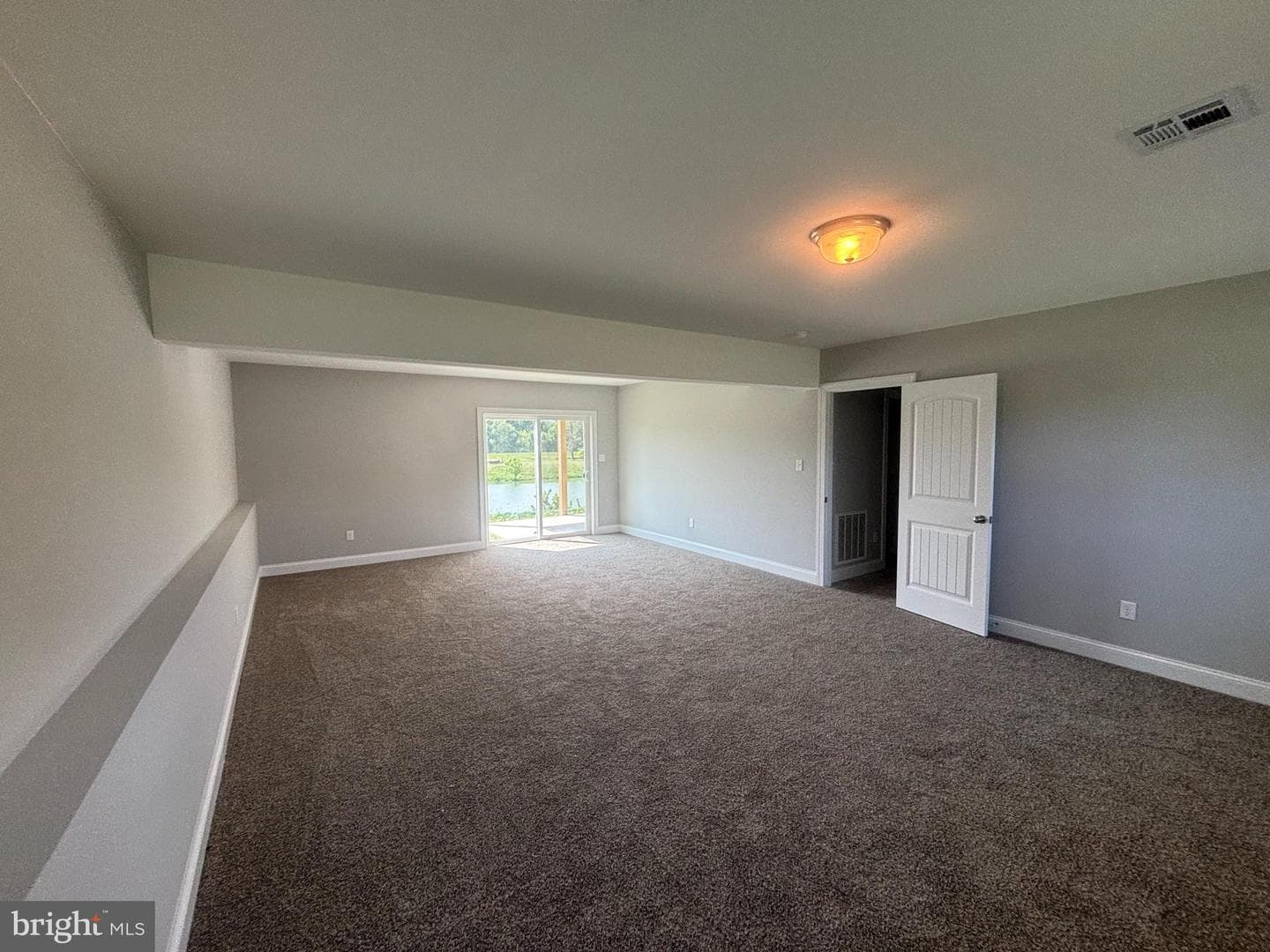 181 Meadowcreek Drive N photo 12
