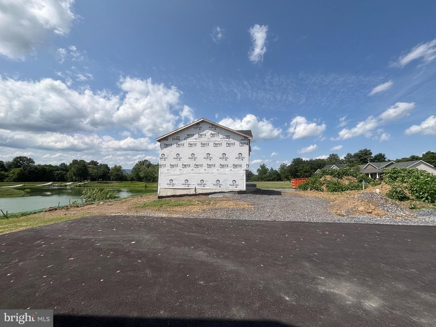 181 Meadowcreek Drive N photo 5