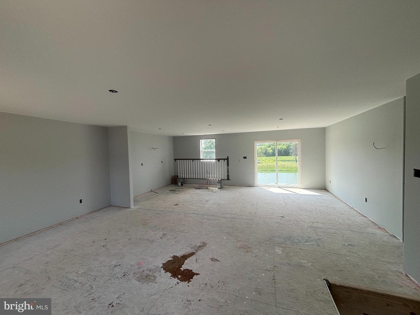 181 Meadowcreek Drive N photo 9