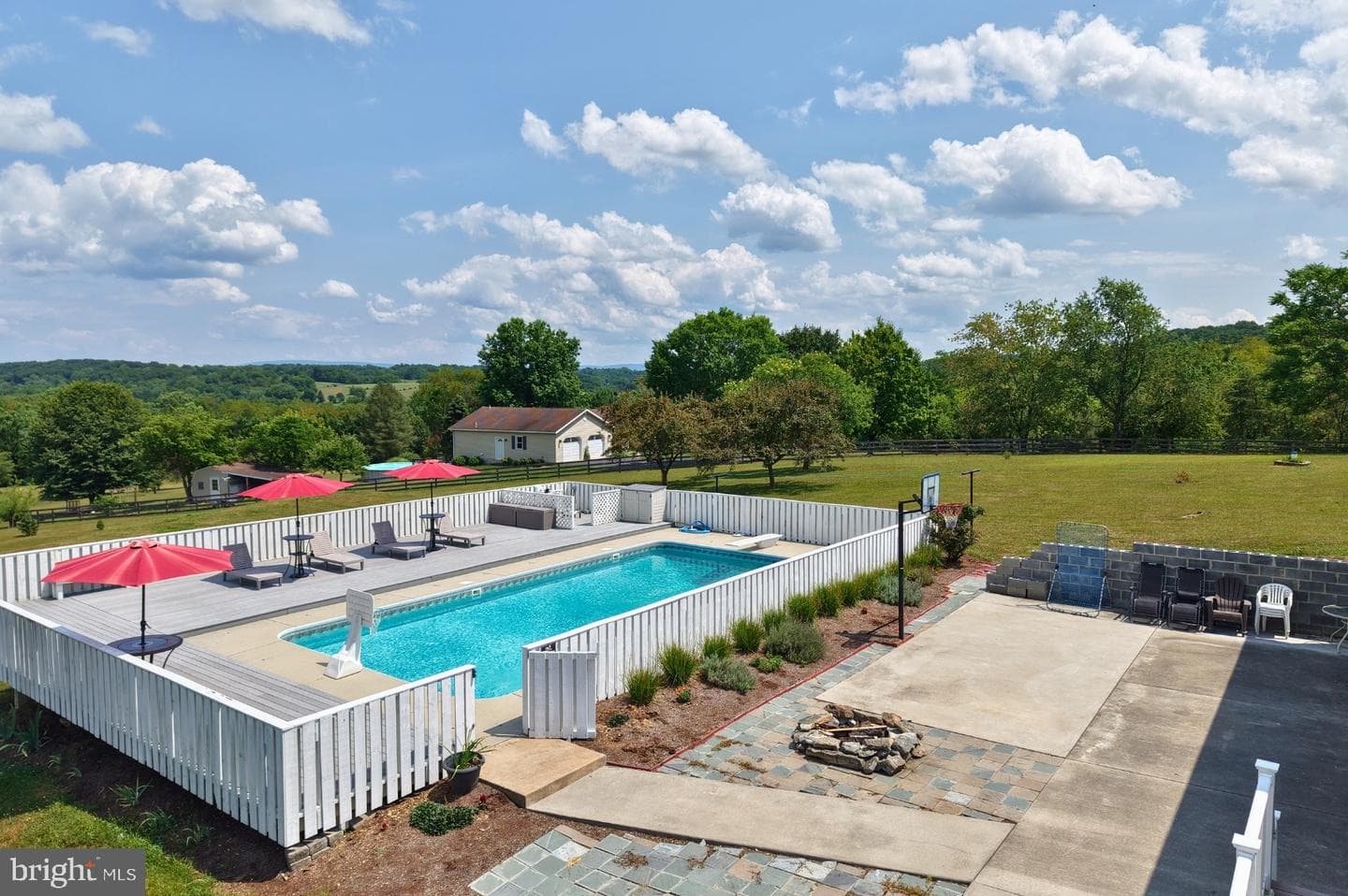 5140 Bino Road photo 10