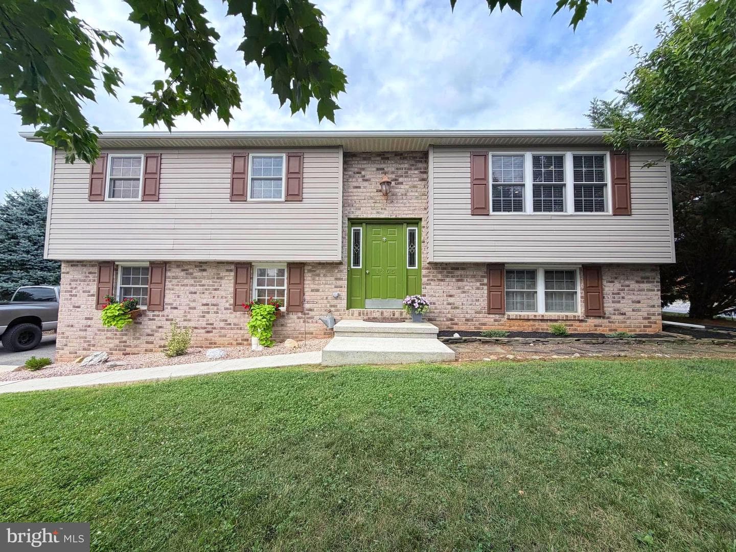 1265 Ashton Drive photo 3