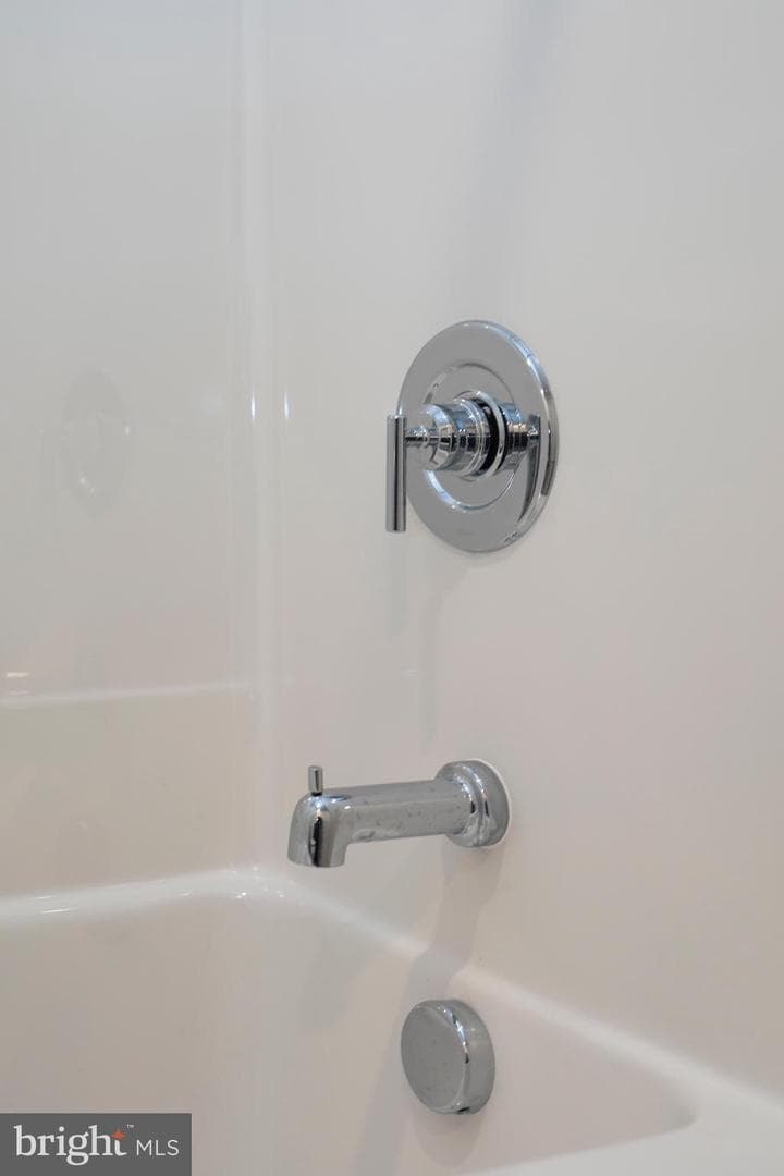 228 Central Way photo 8