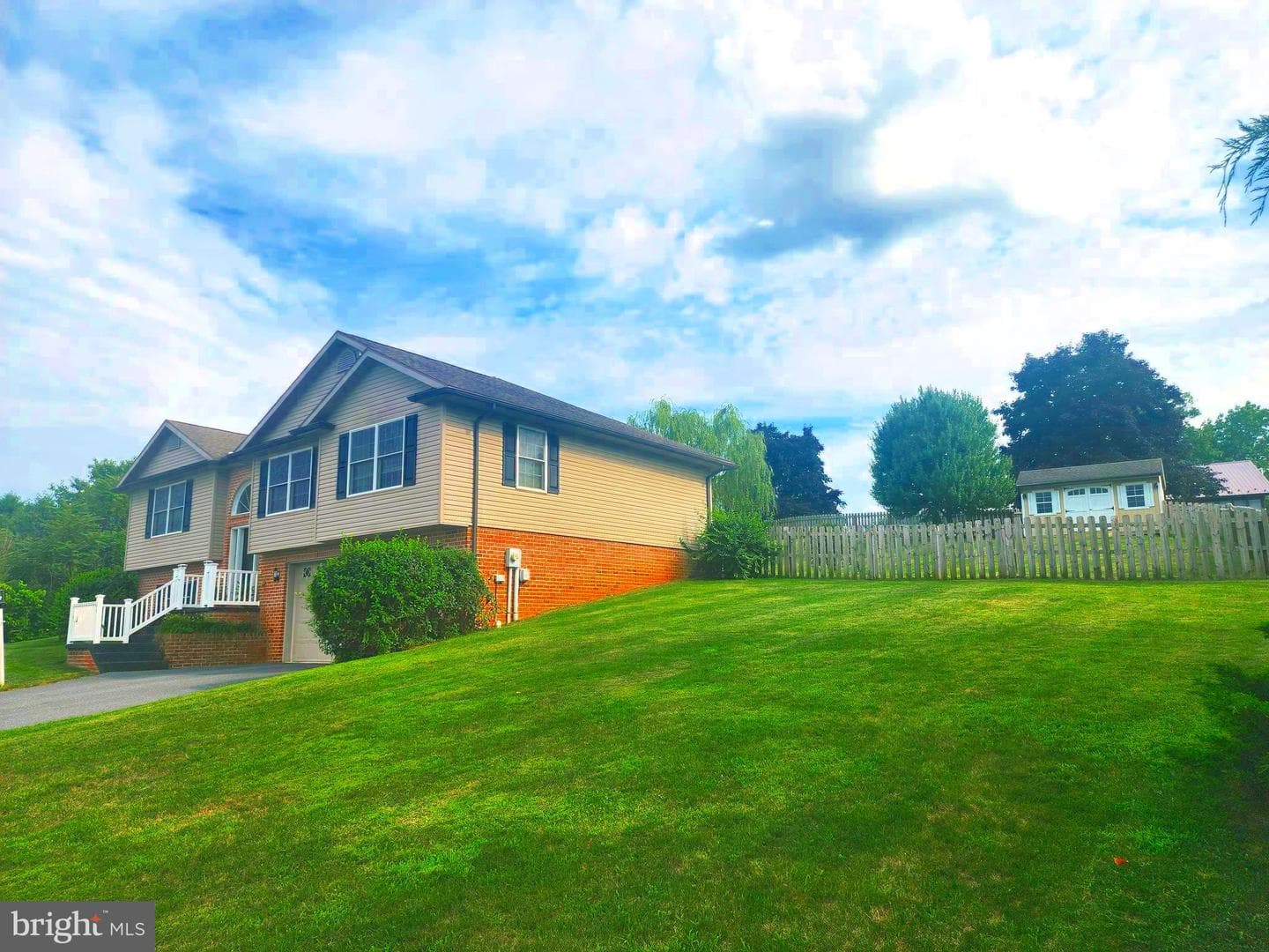 44 Vernon Drive photo 3