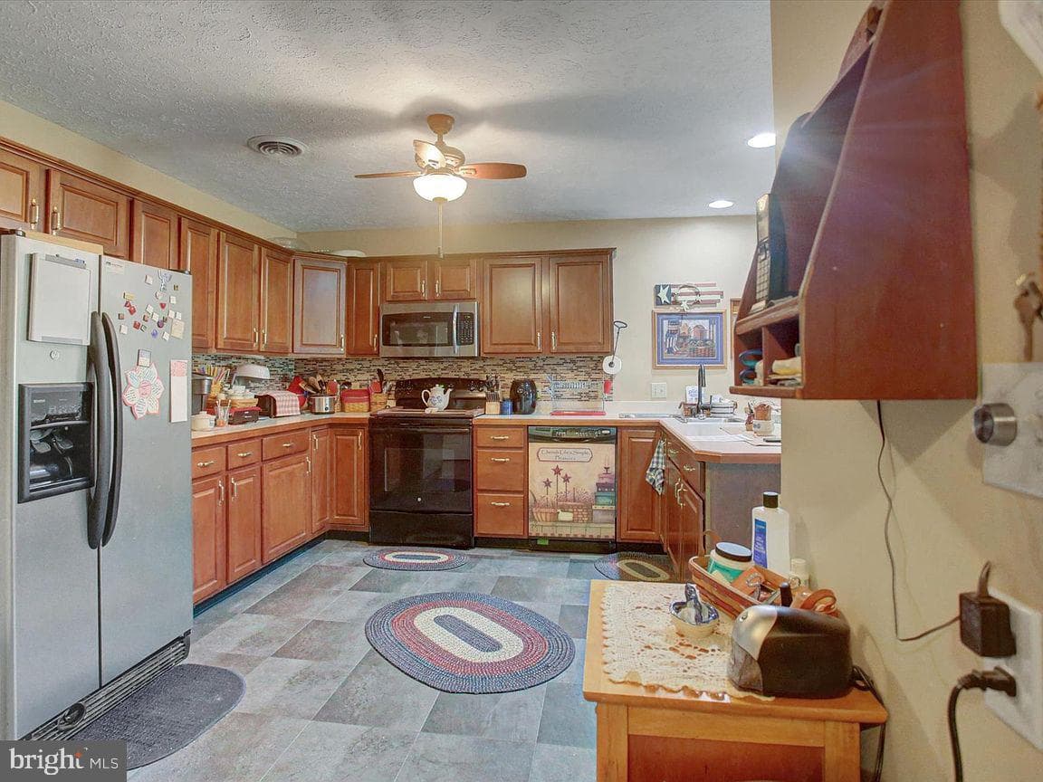 2355 Majestic Court photo 2