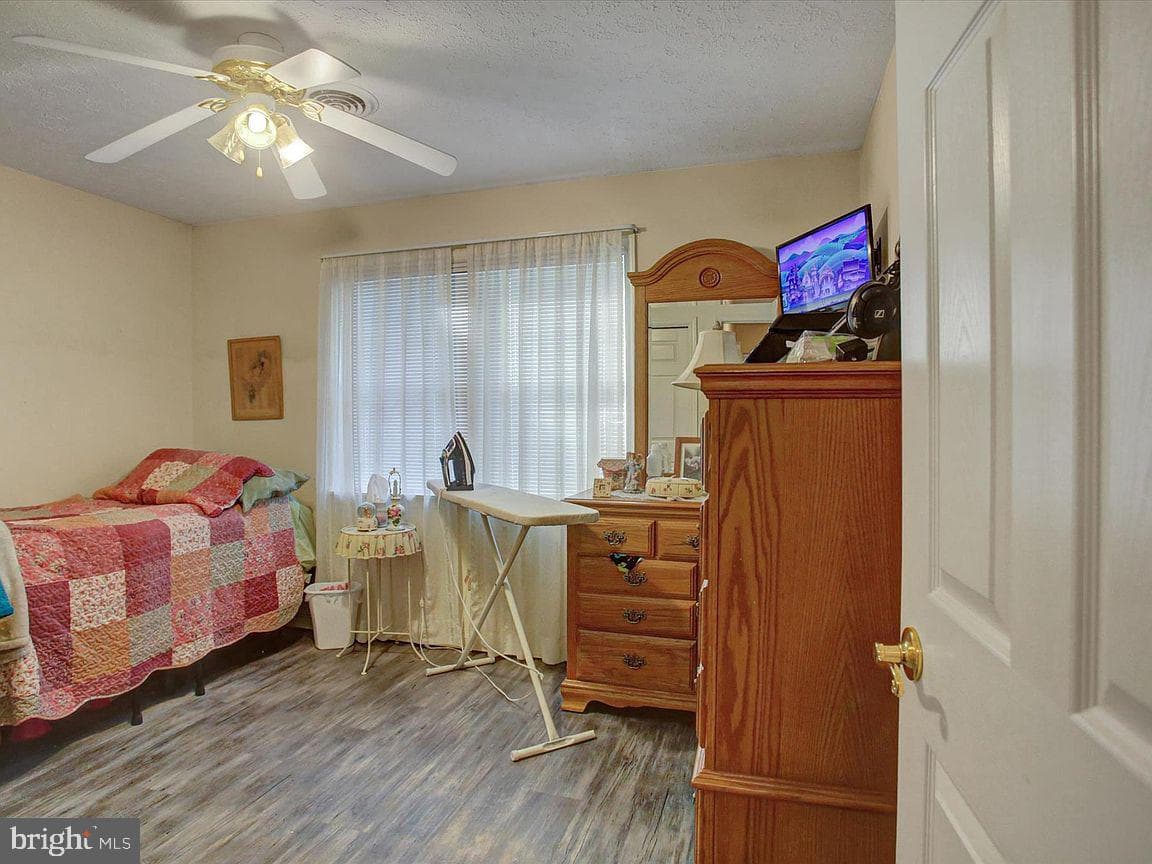2355 Majestic Court photo 5