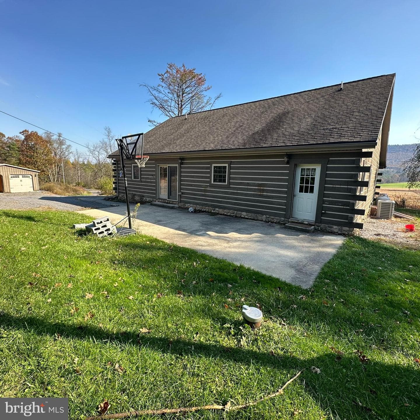 471 Blackberry Lane photo 9