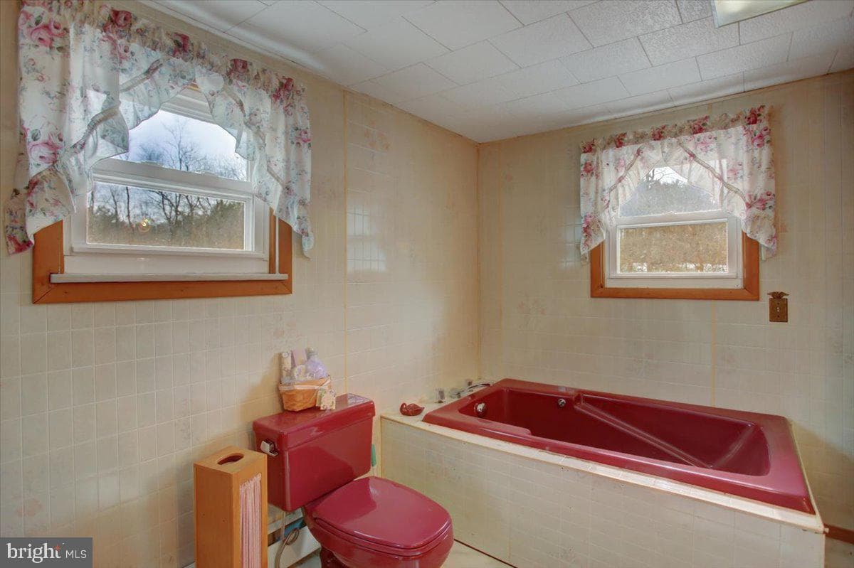 949 Waterfall photo 40