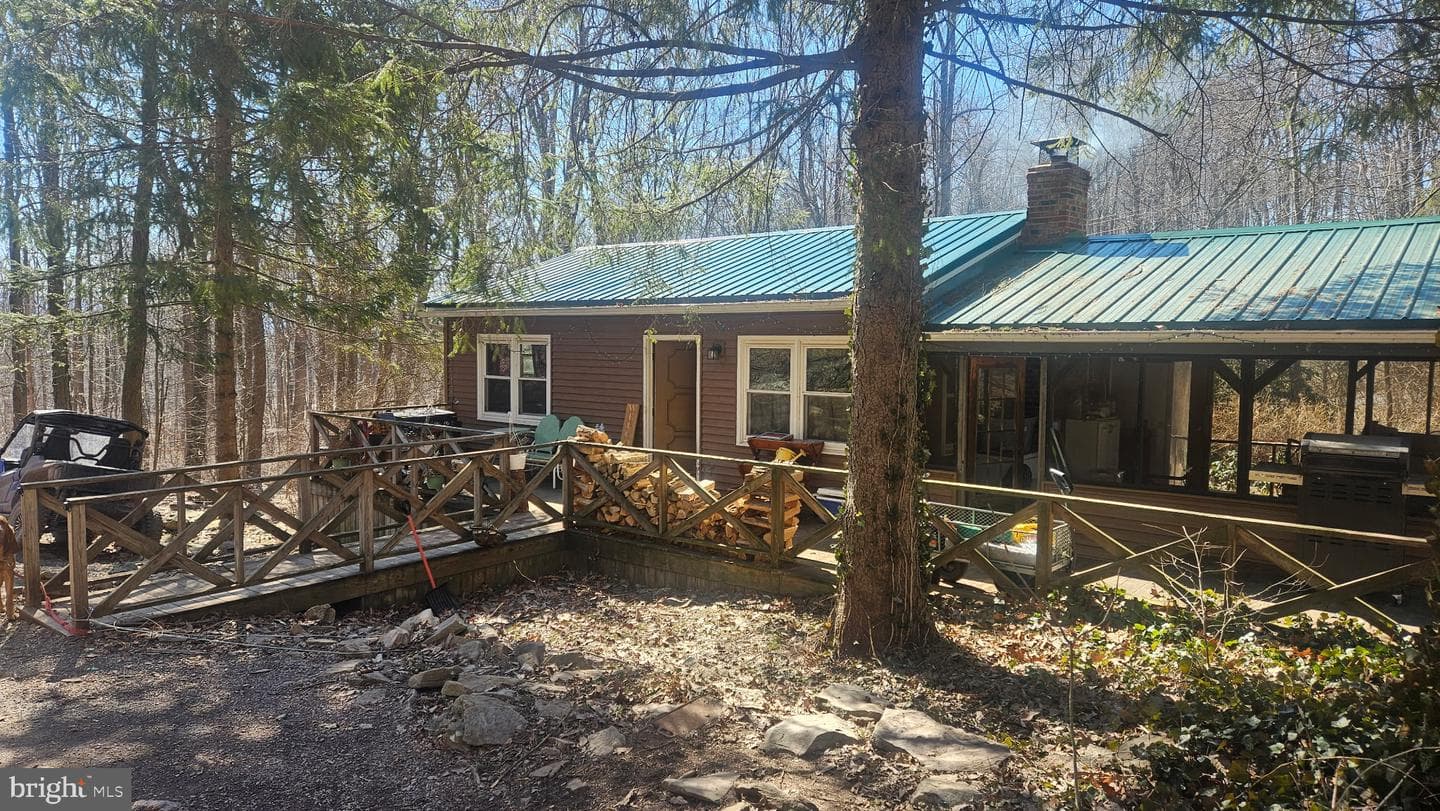 150 Poplar Lane photo 2