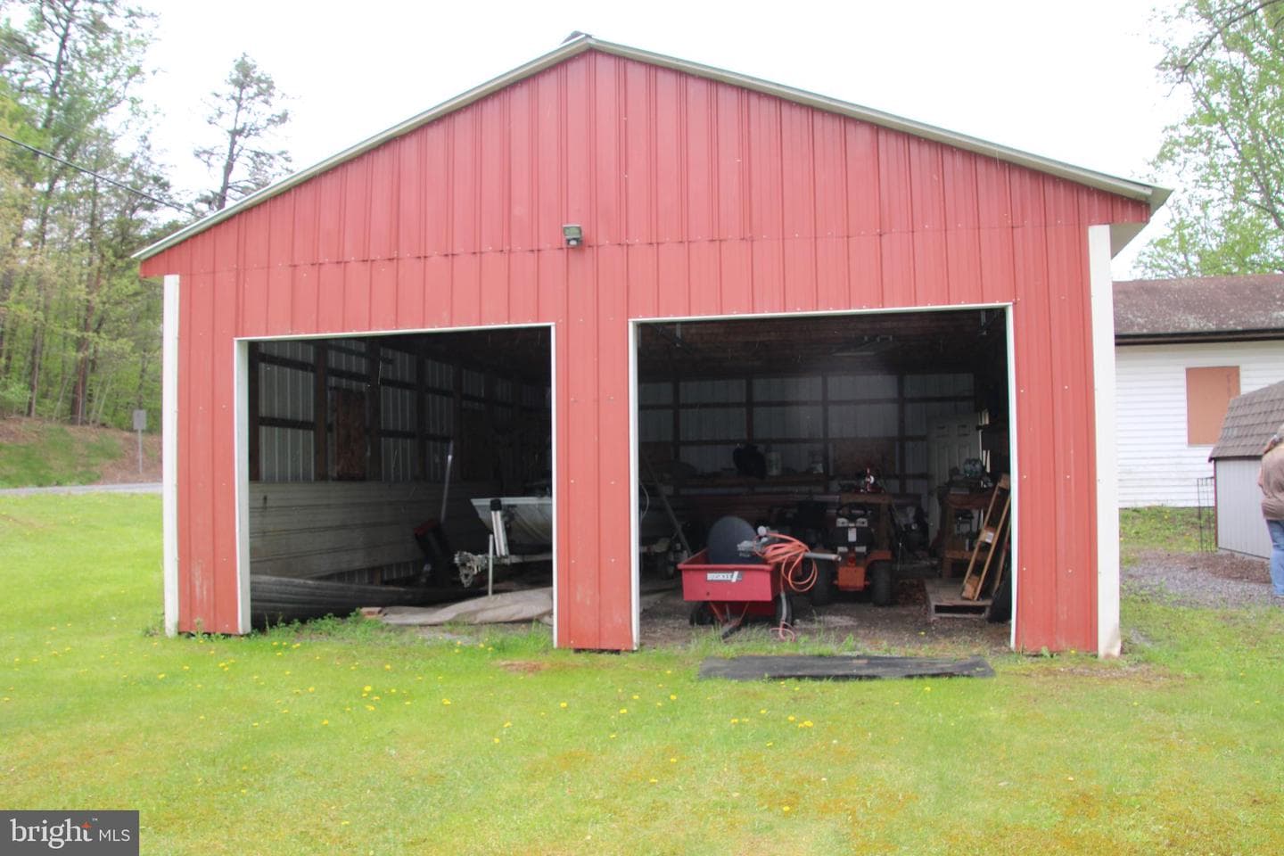 2082 Waterfall Road photo 16