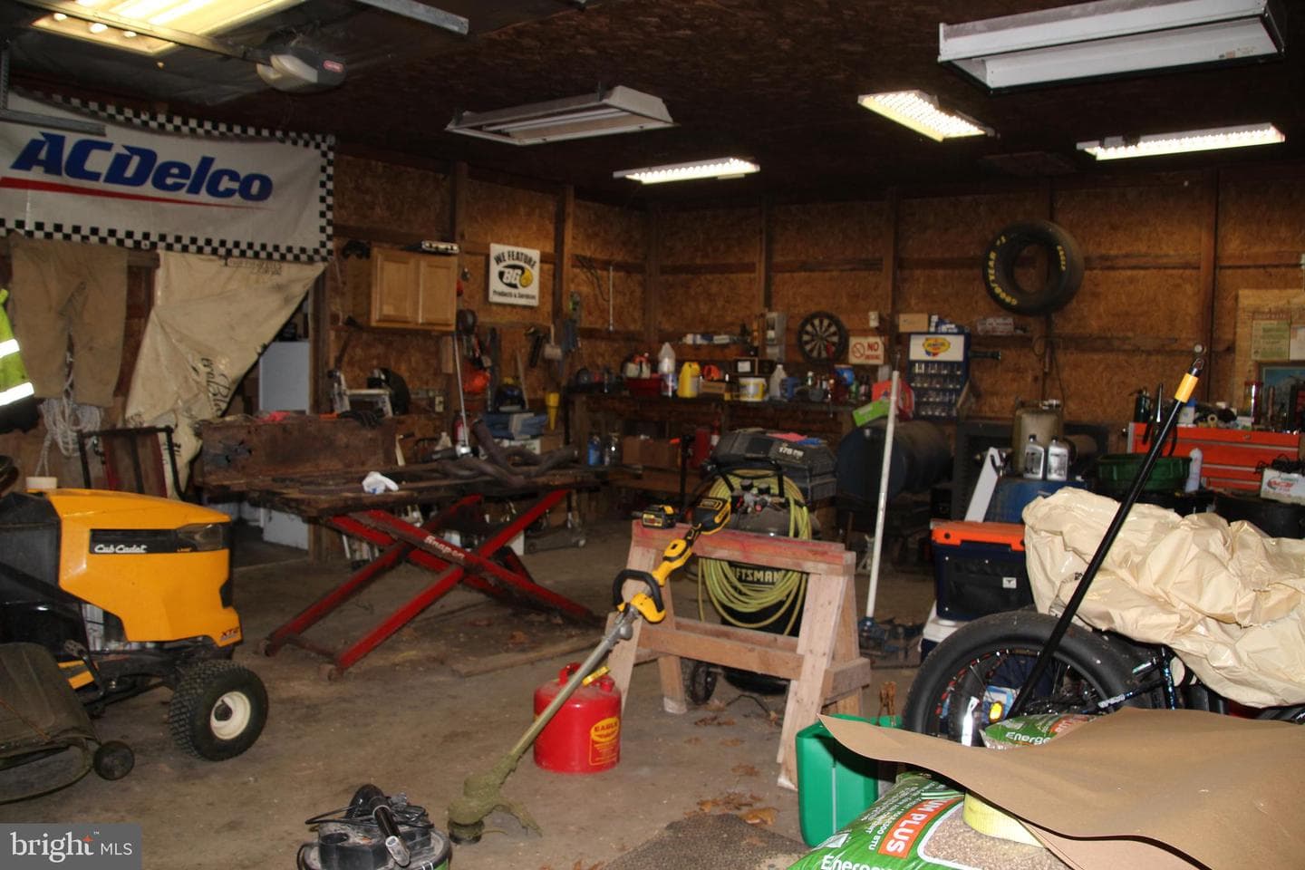 2082 Waterfall Road photo 20