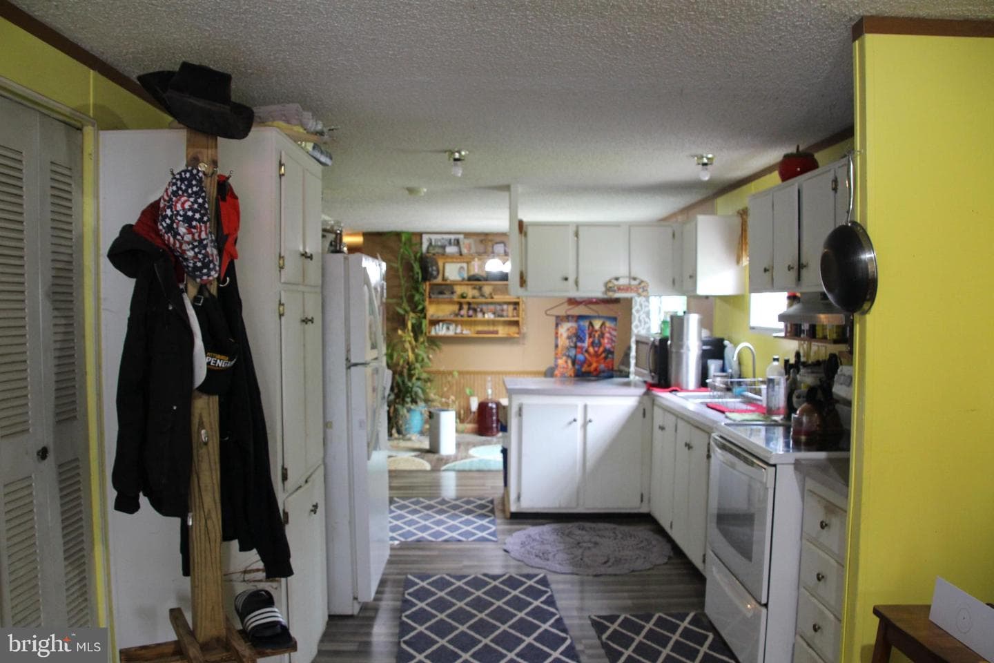 2082 Waterfall Road photo 29