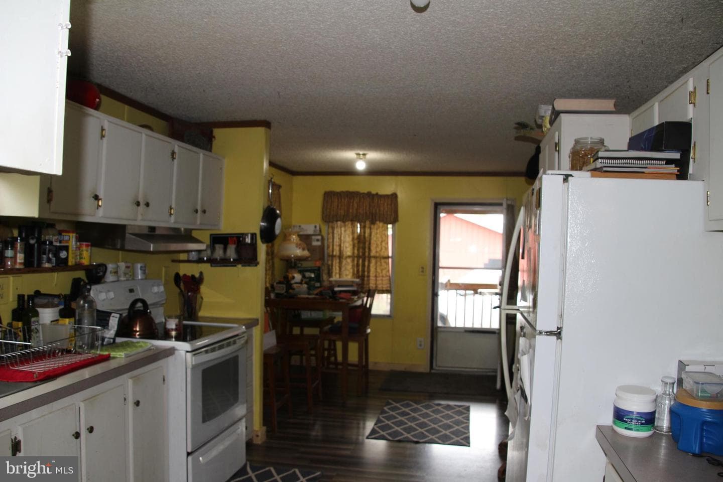 2082 Waterfall Road photo 30