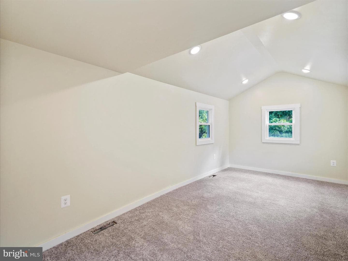 10559 Lincoln Highway photo 14