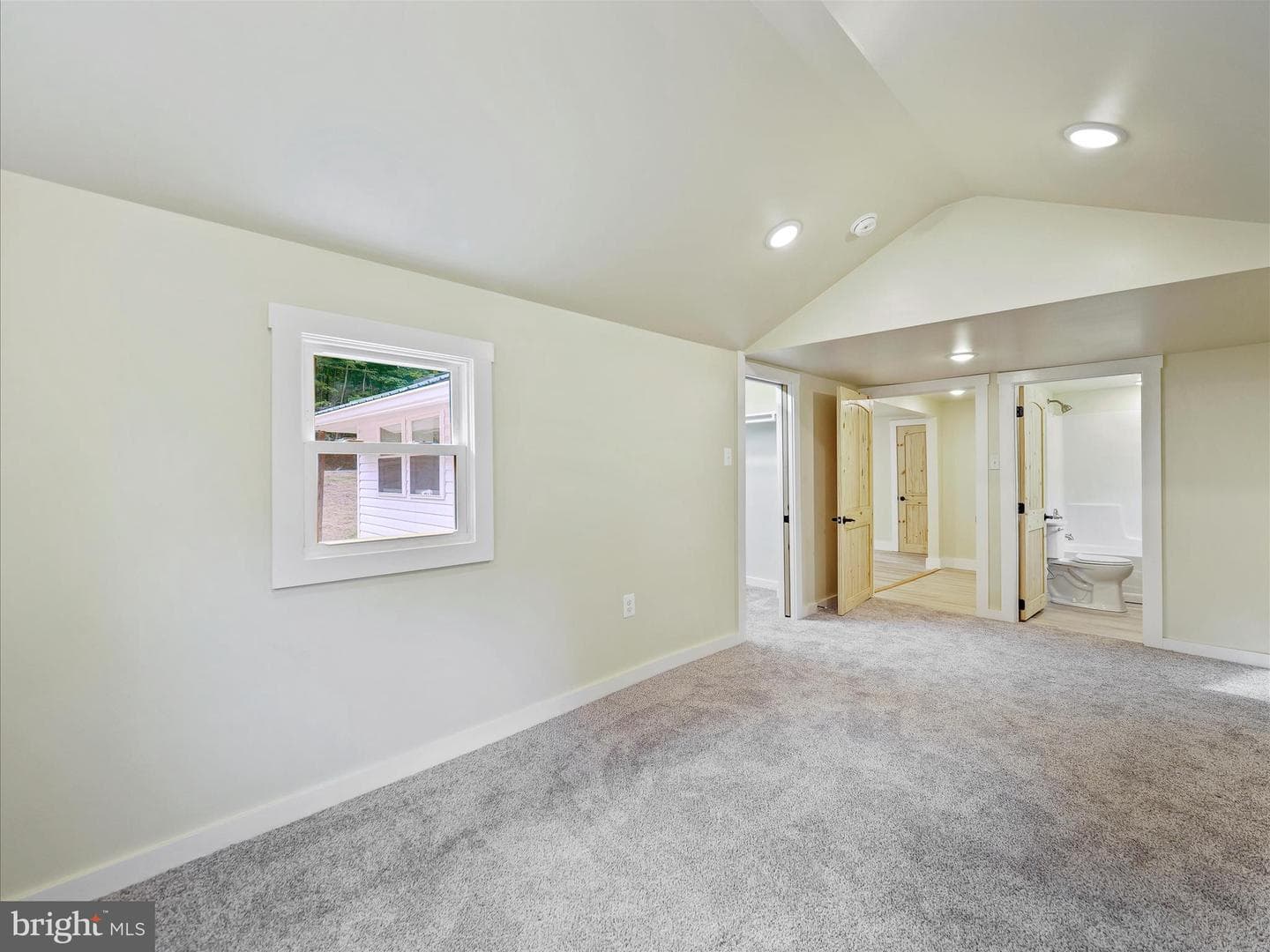 10559 Lincoln Highway photo 16
