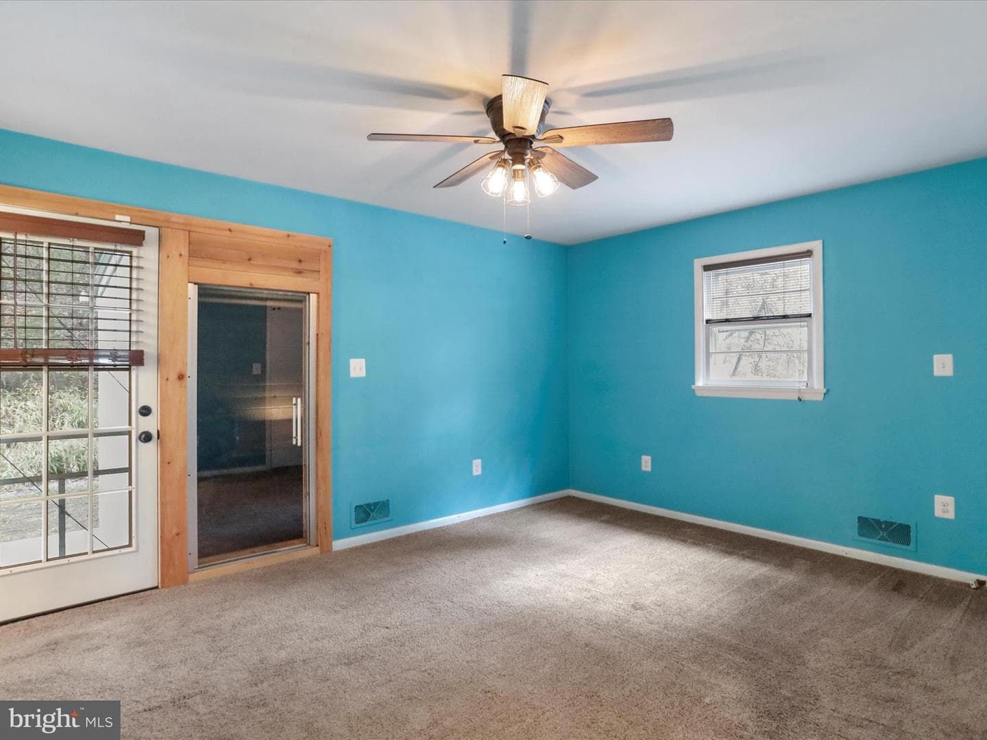 5545 Thompson Road photo 17