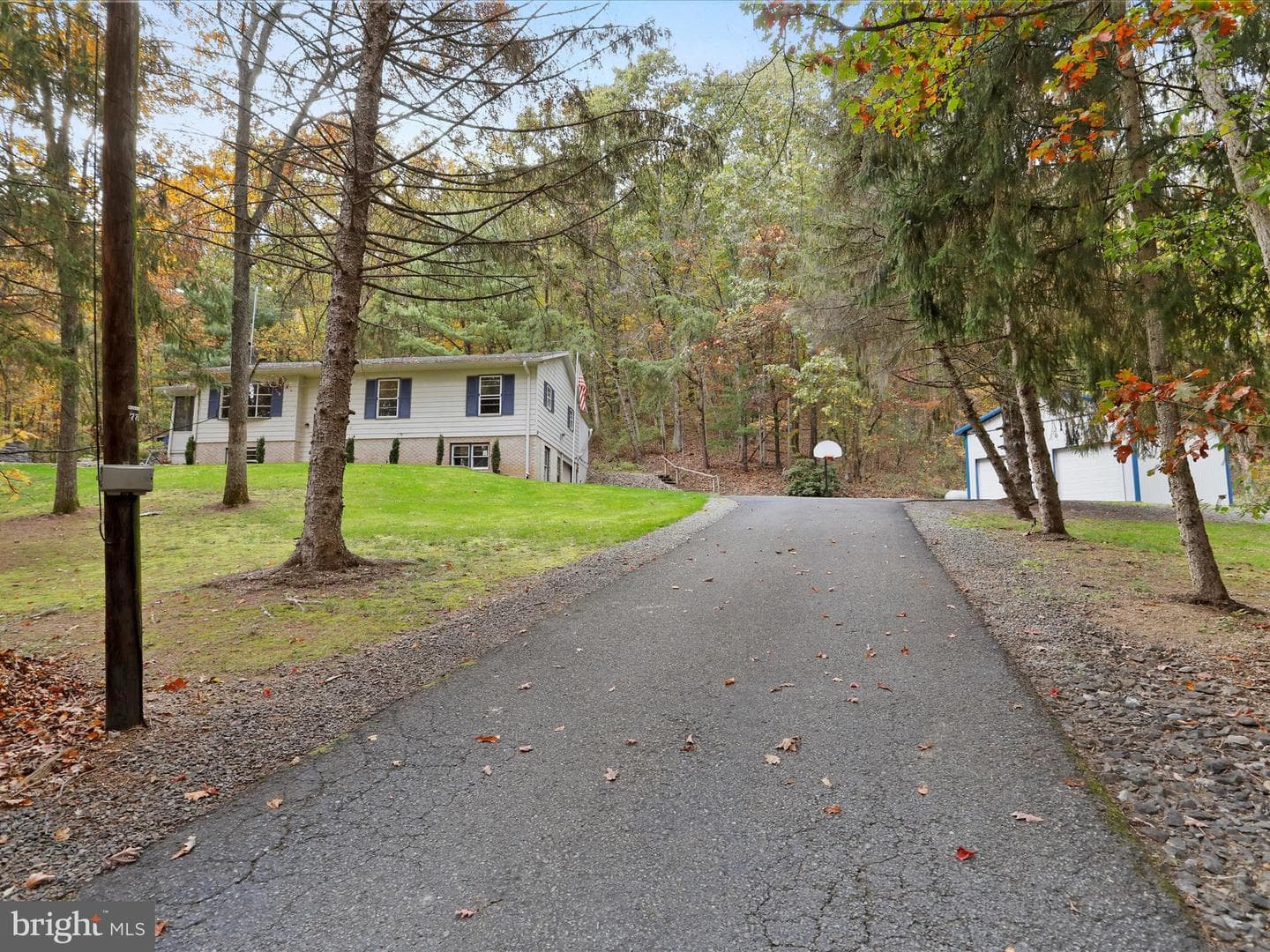 5545 Thompson Road photo 3