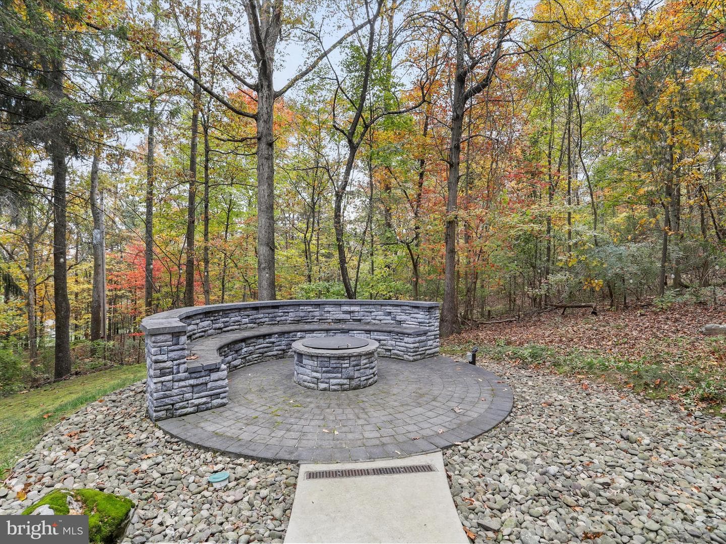 5545 Thompson Road photo 4
