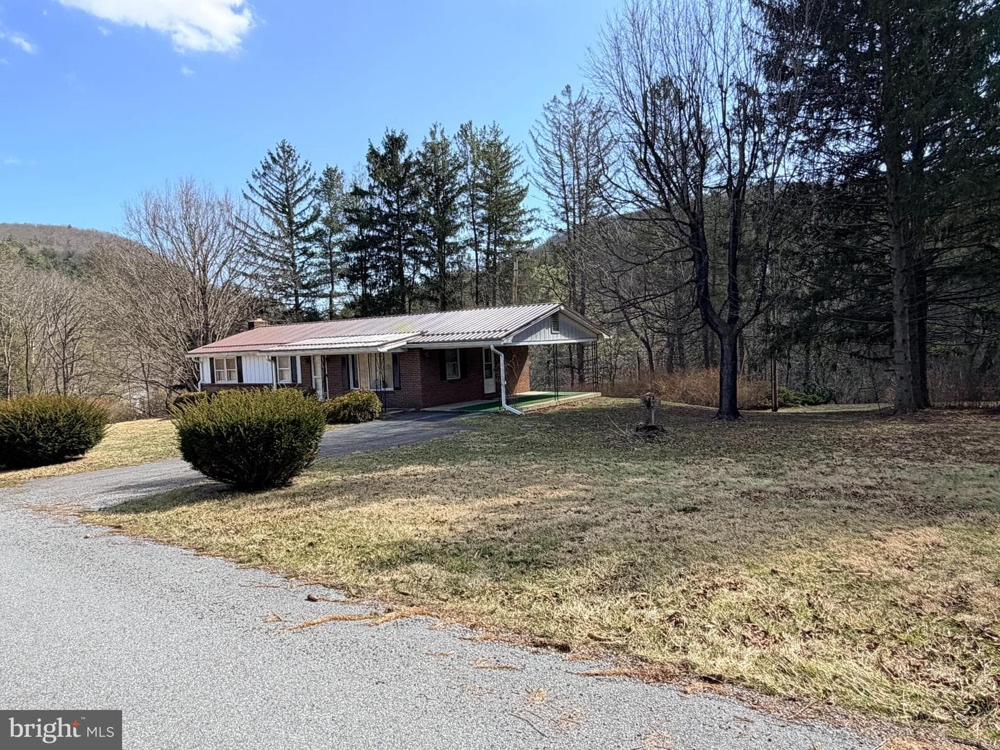 242 Gracey Road photo 2
