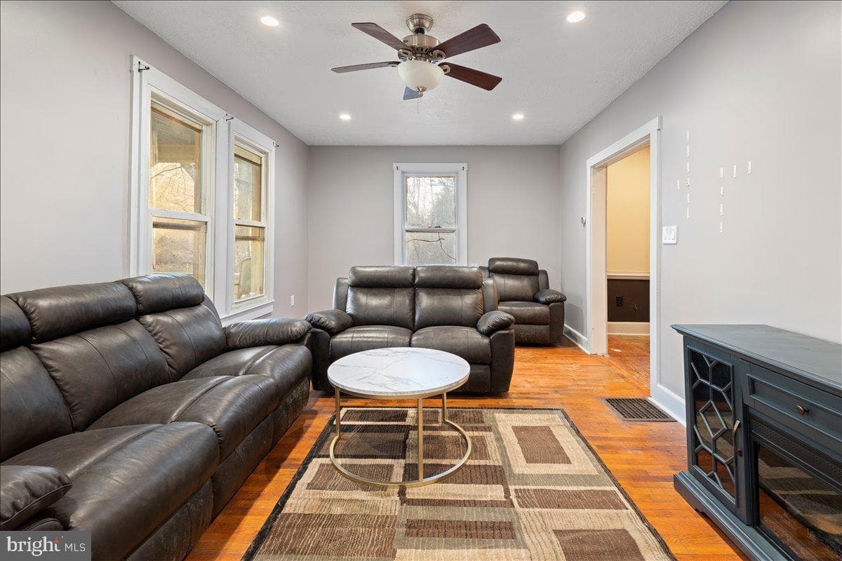 286 Timber Ridge Road photo 3