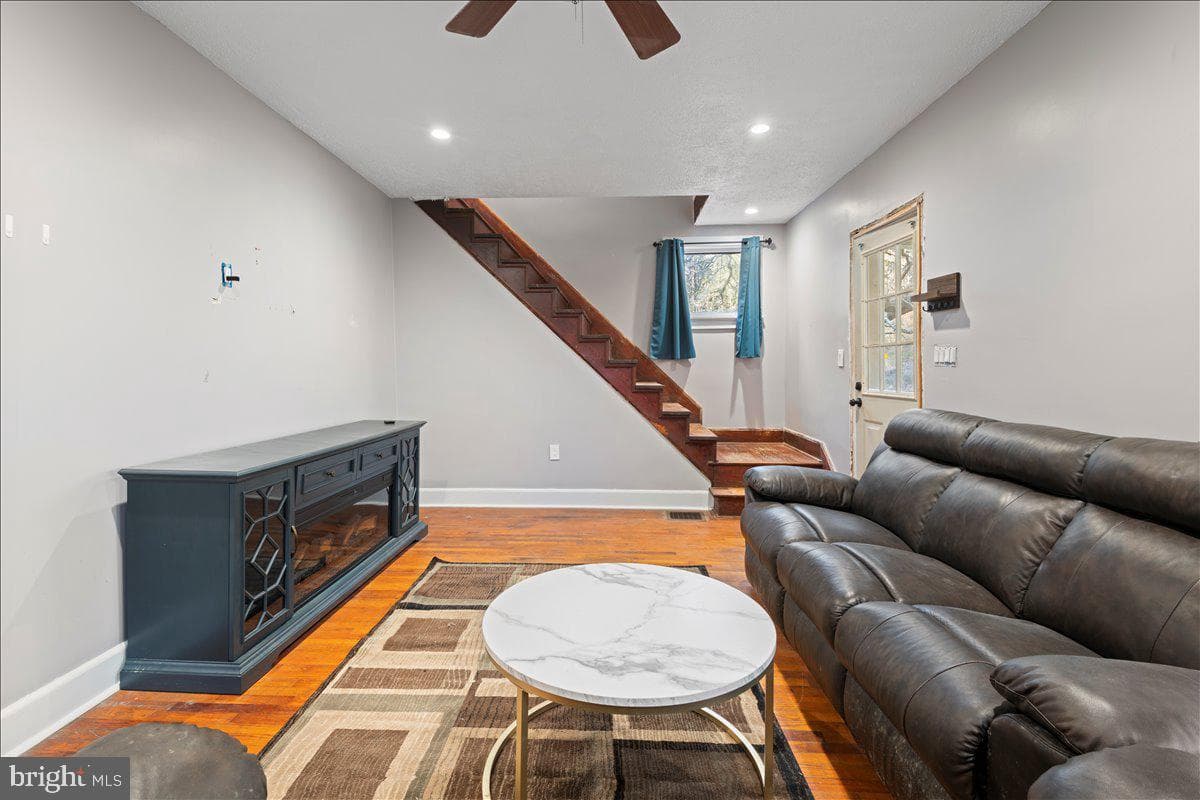 286 Timber Ridge Road photo 4