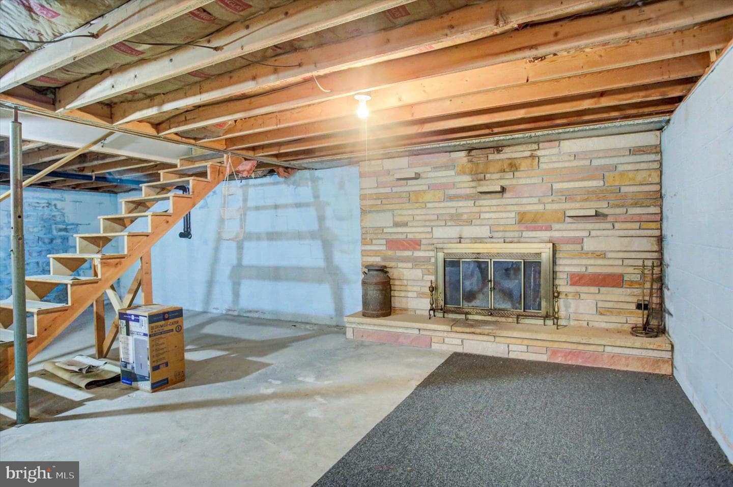 1000 Saw Mill Road photo 23