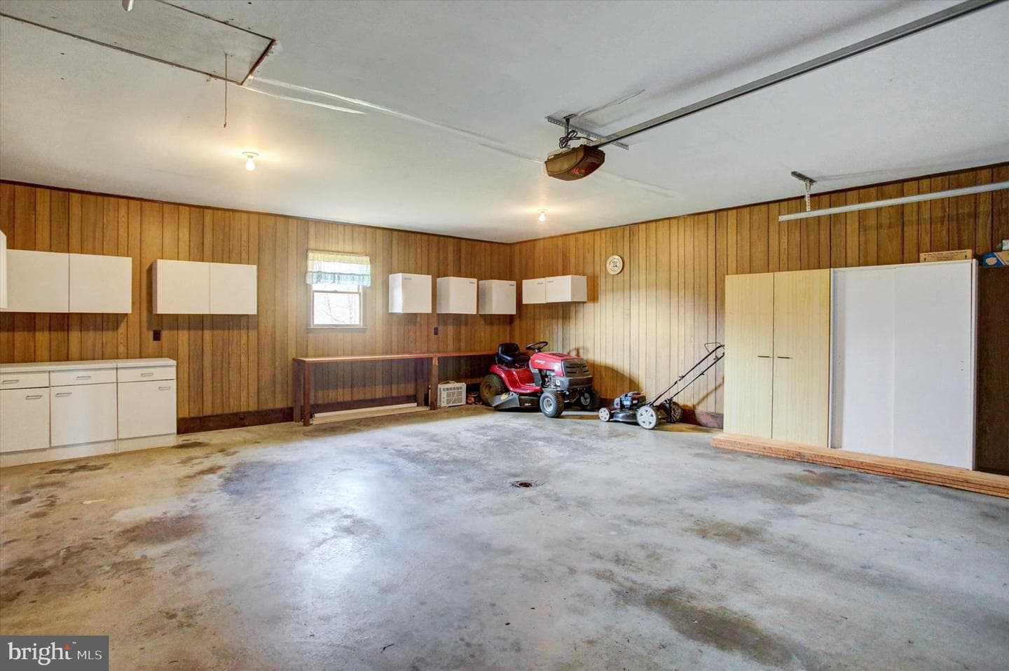 1000 Saw Mill Road photo 27