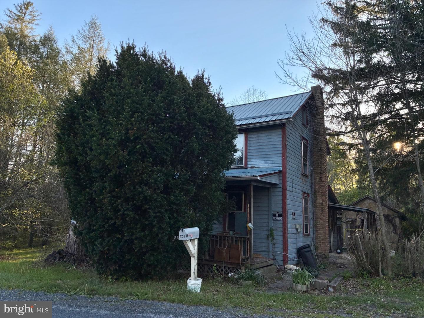 201 Hoover Road photo 3