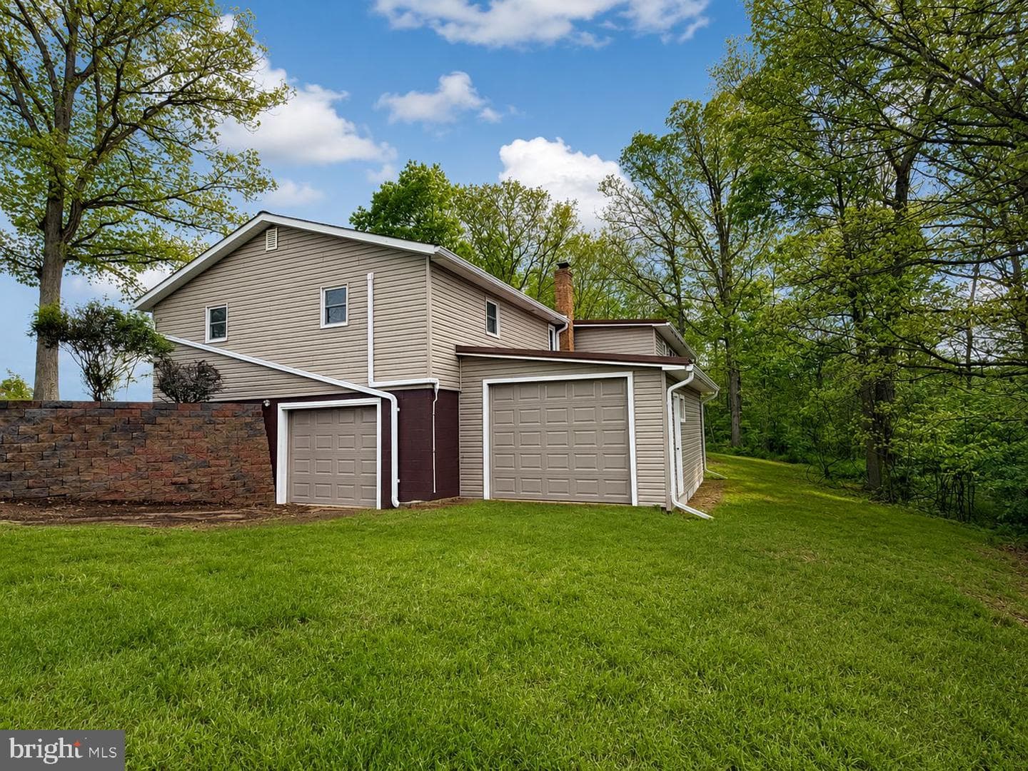 2111 Black Oak photo 2