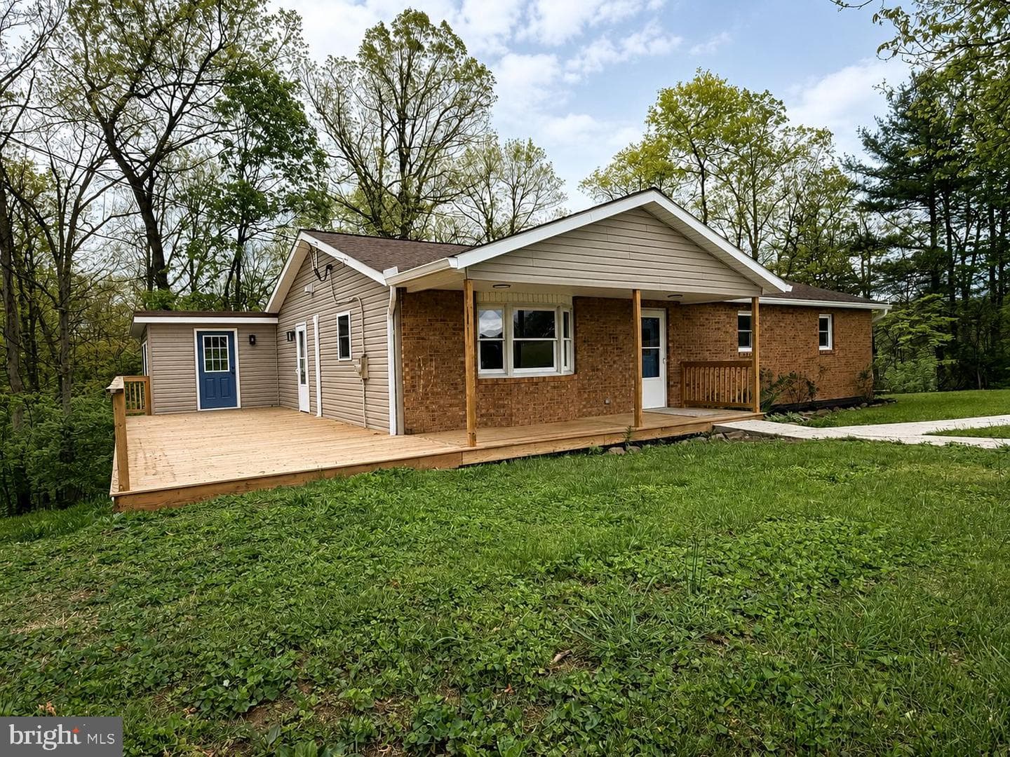 2111 Black Oak photo 3