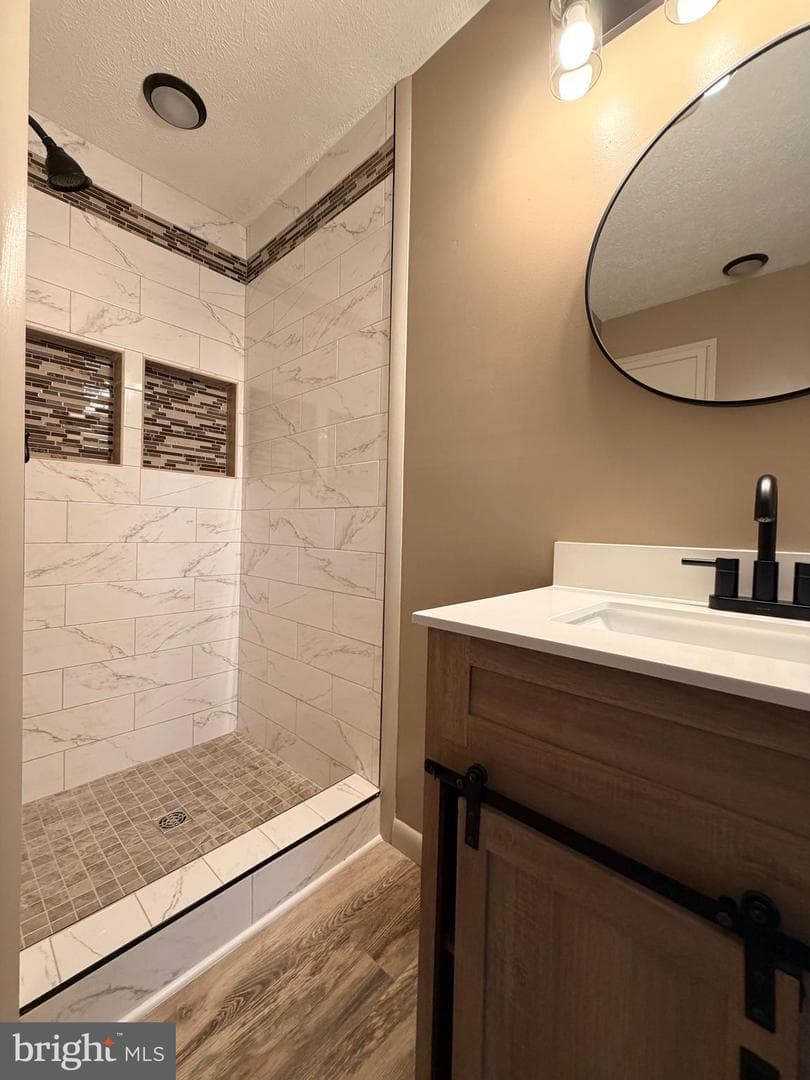2111 Black Oak photo 38