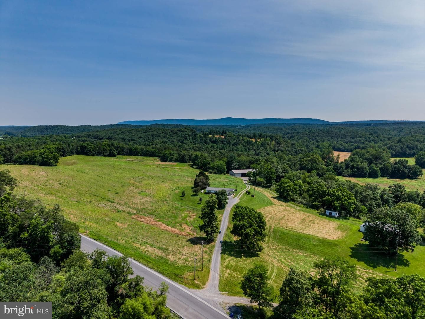7296 Thompson Road photo 10