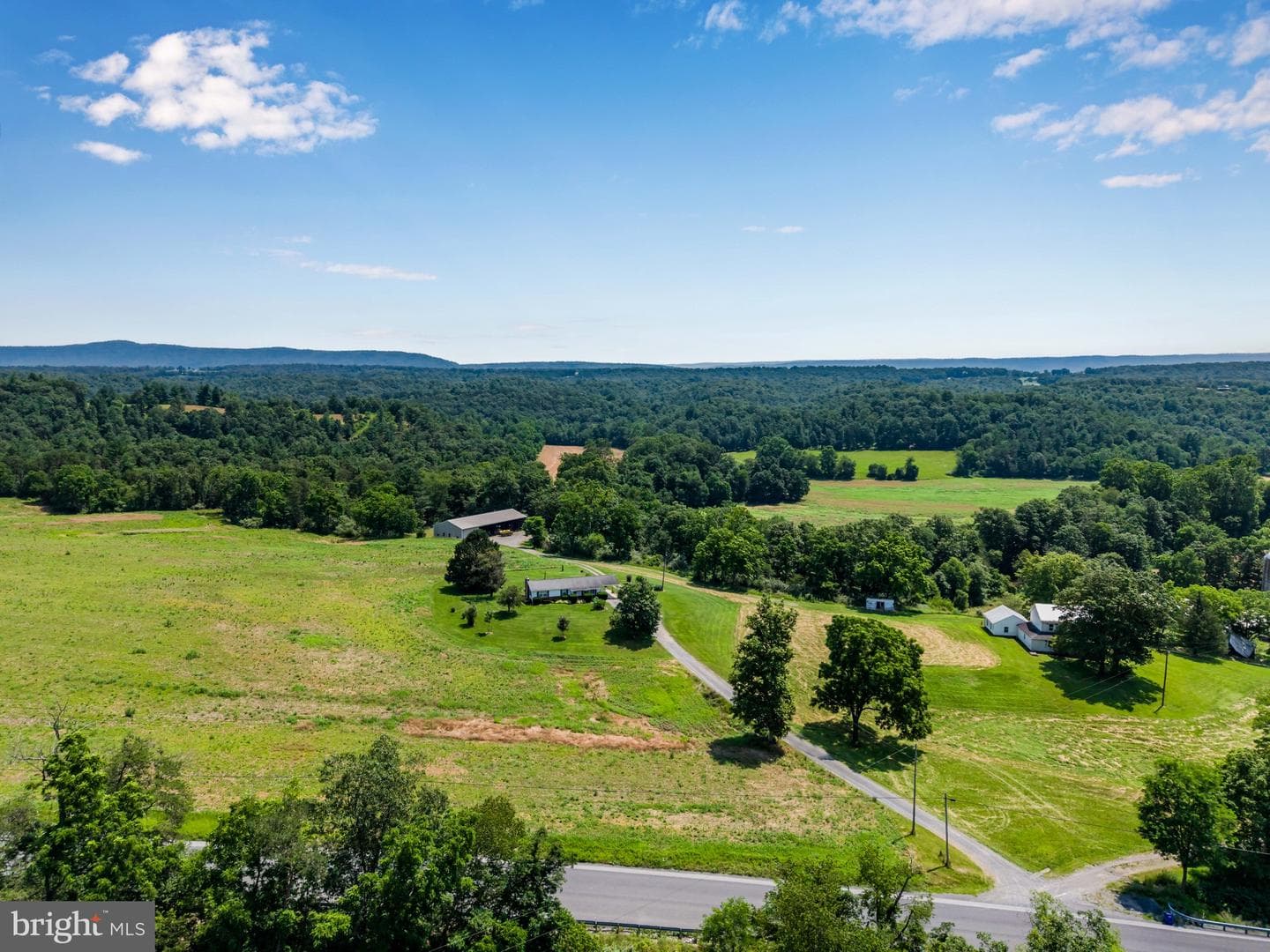 7296 Thompson Road photo 11