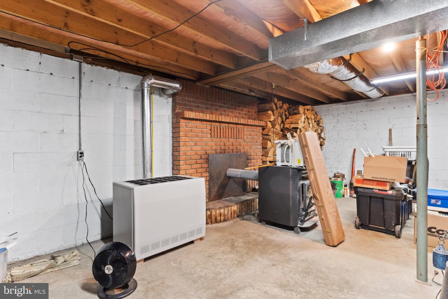7296 Thompson Road photo 32