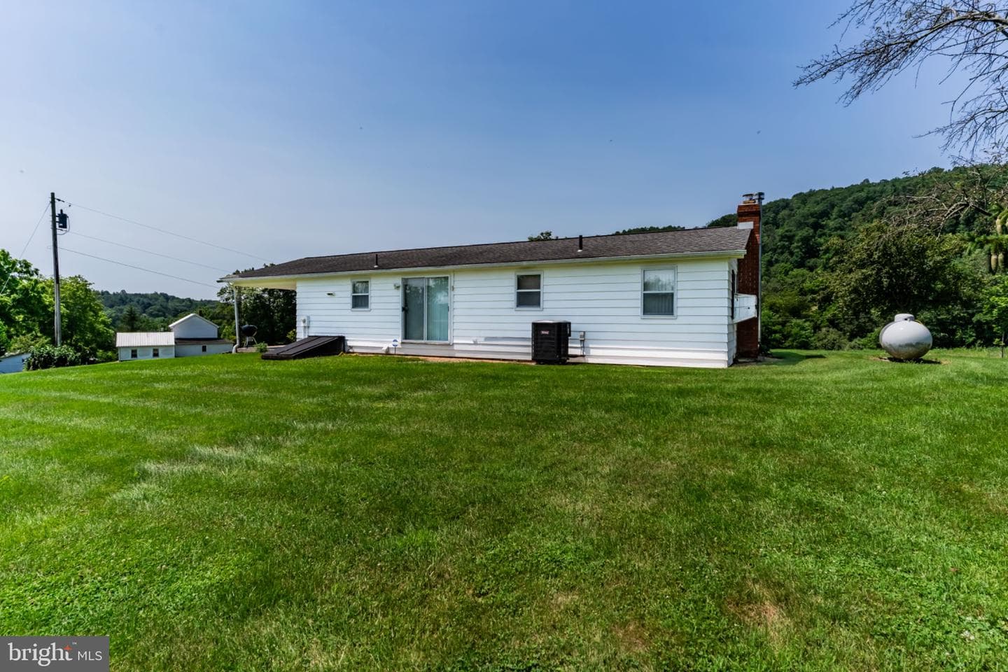 7296 Thompson Road photo 36