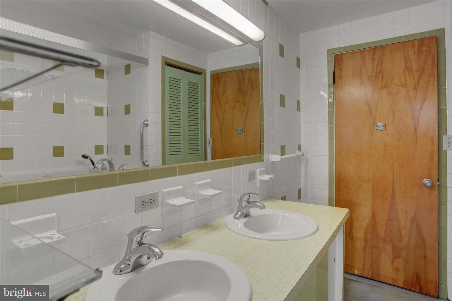 580 Buchanan Trail photo 12