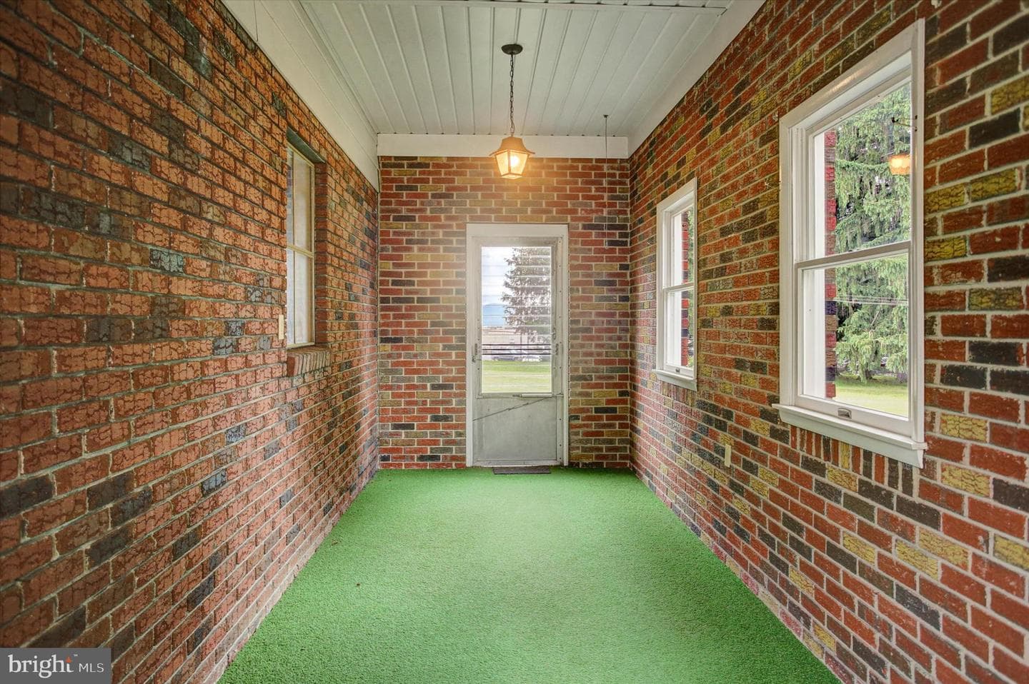 580 Buchanan Trail photo 35