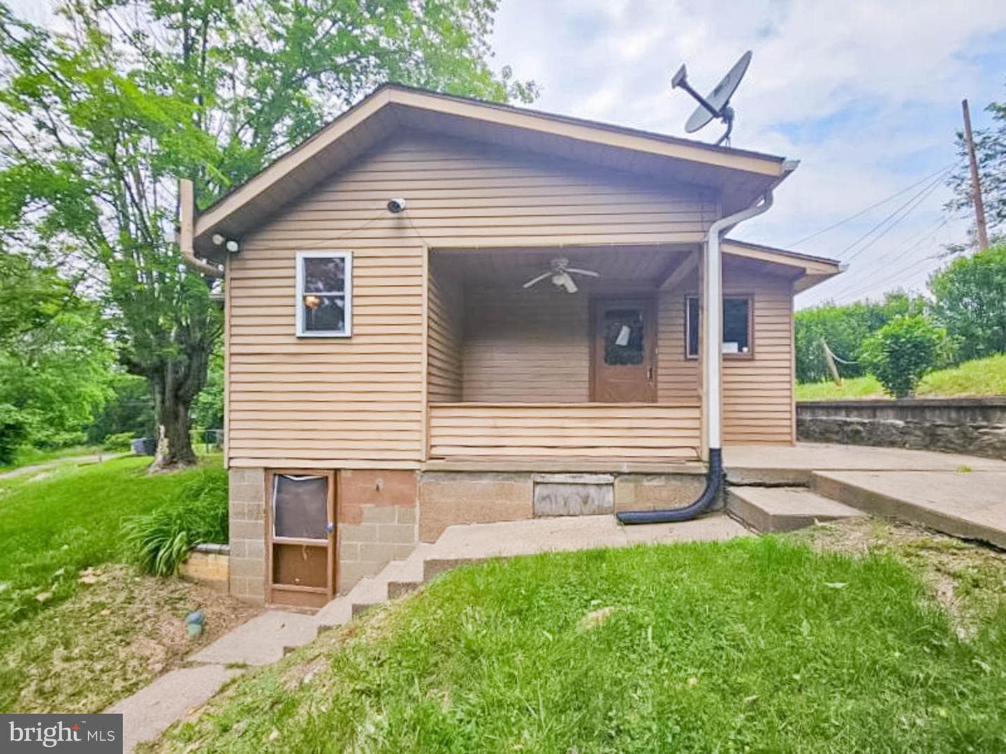 197 Coates Way, Fayette City
