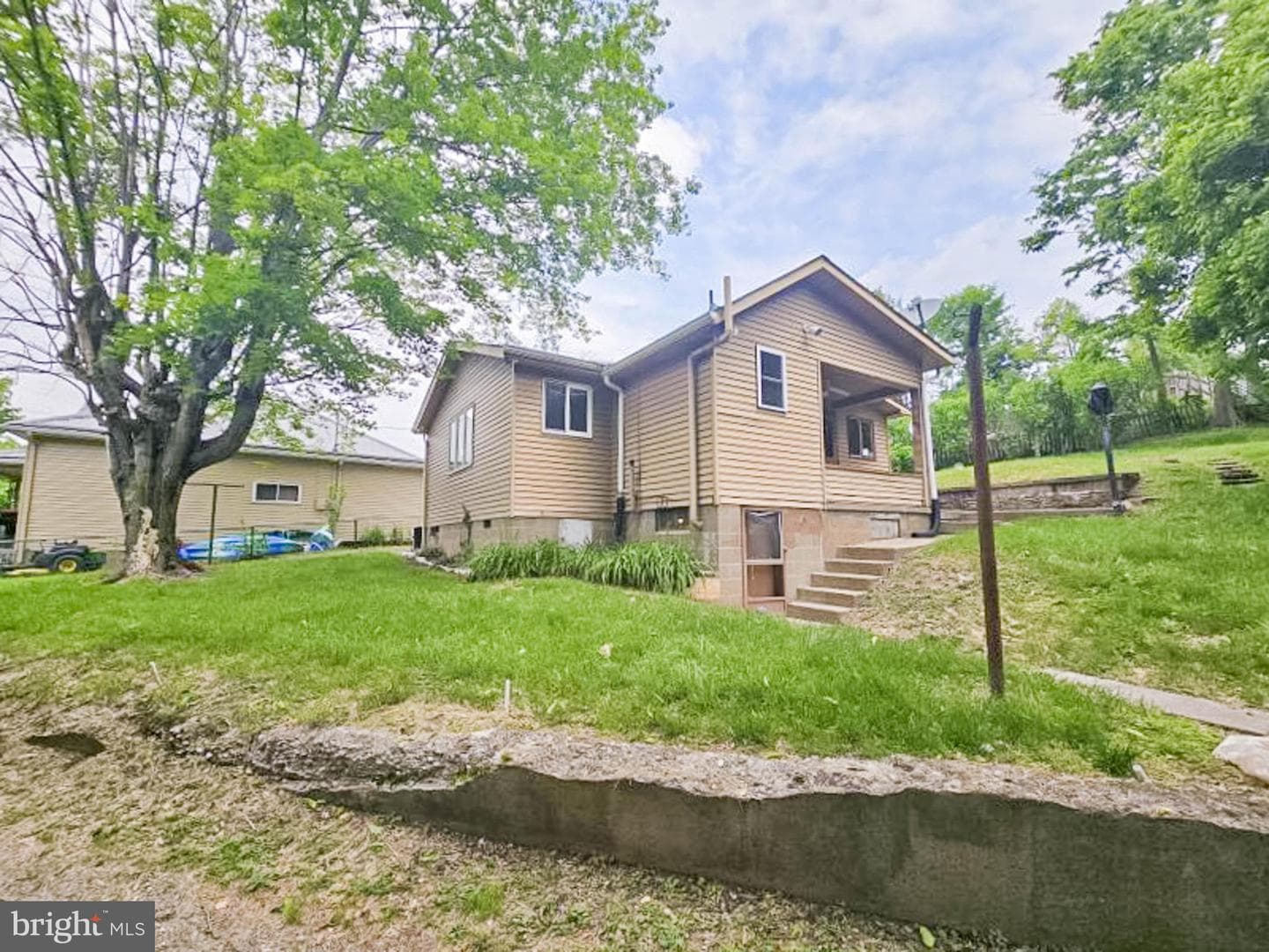 197 Coates Way, Fayette City