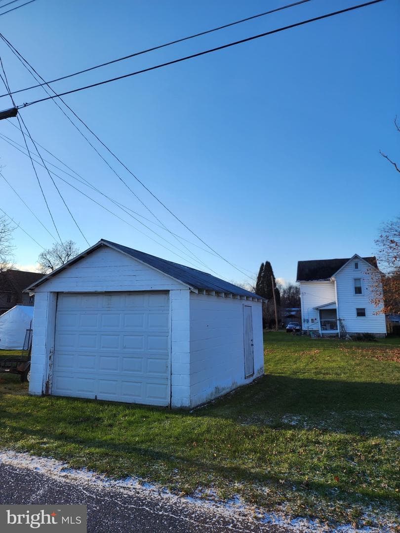 118 W Walnut Street photo 3