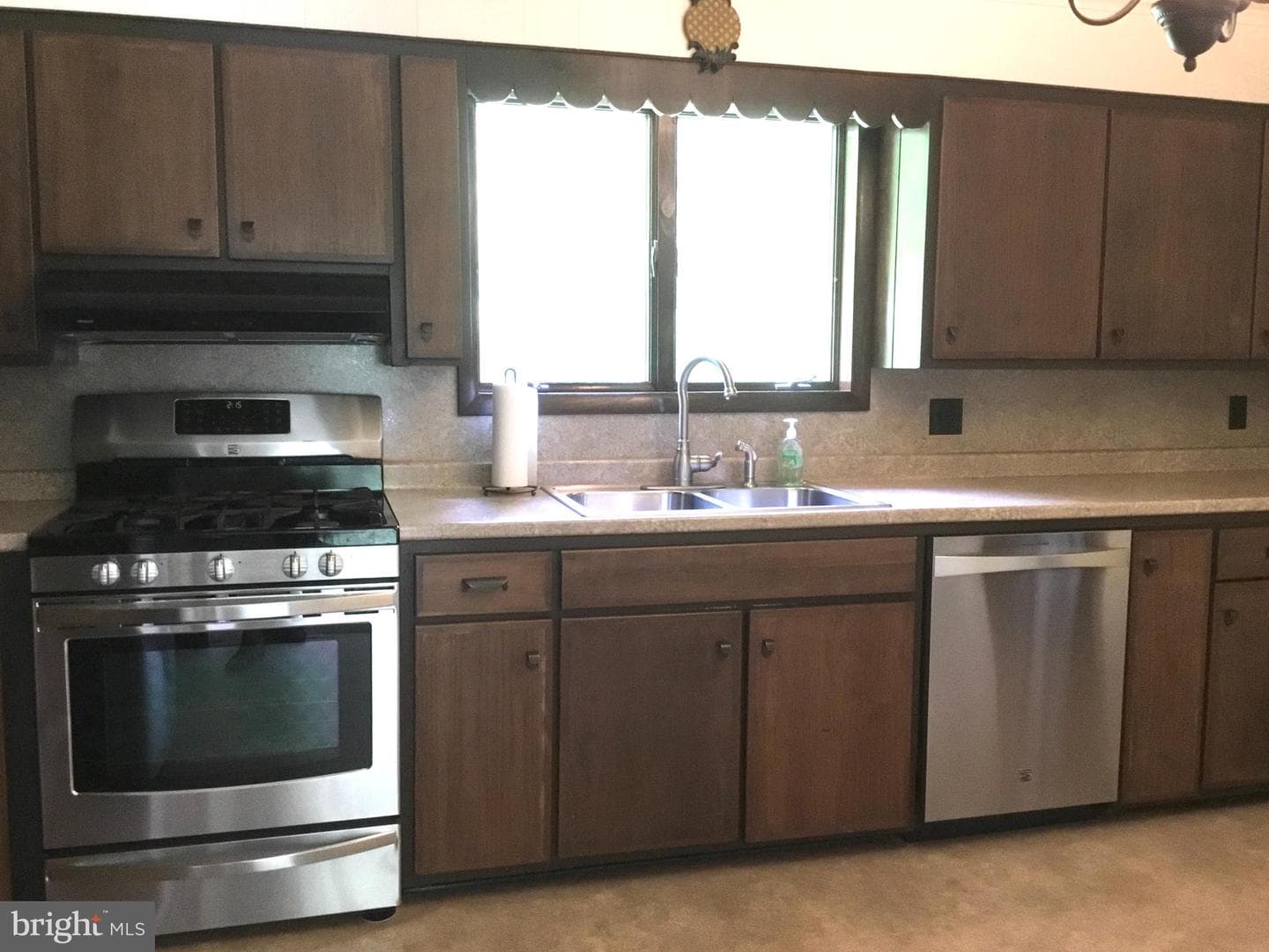 8970 Gibboney Lane photo 9