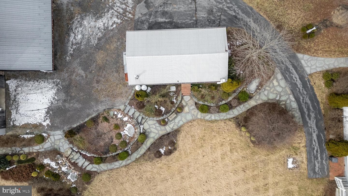 1467 Ridge Road photo 4