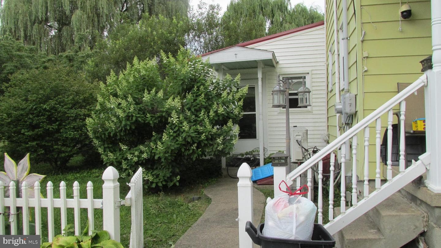 4897 Briggs Road, Hesston