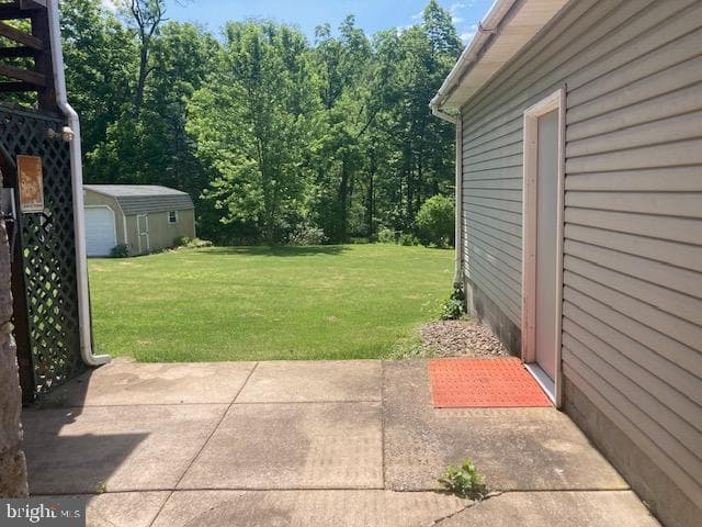 4865 Spruce Creek Road photo 2