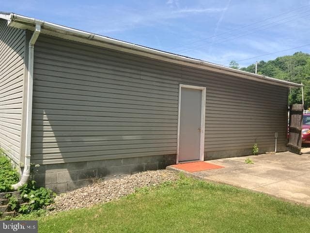 4865 Spruce Creek Road photo 5