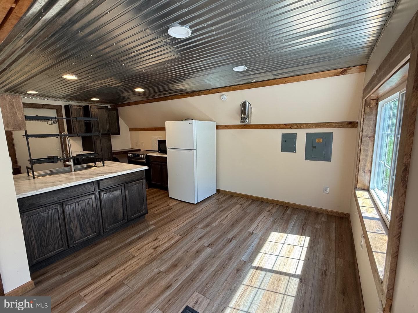 7505 Mountain View Drive photo 3