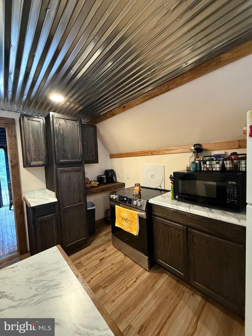 7505 Mountain View Drive photo 8