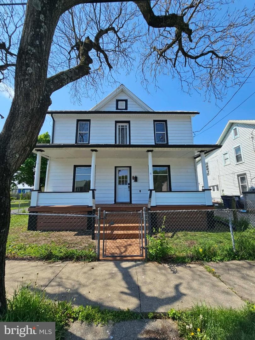 9 W Sherman Street