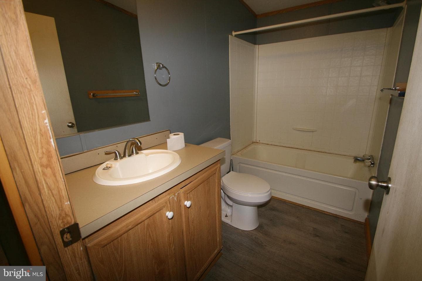 24968 Locke photo 14