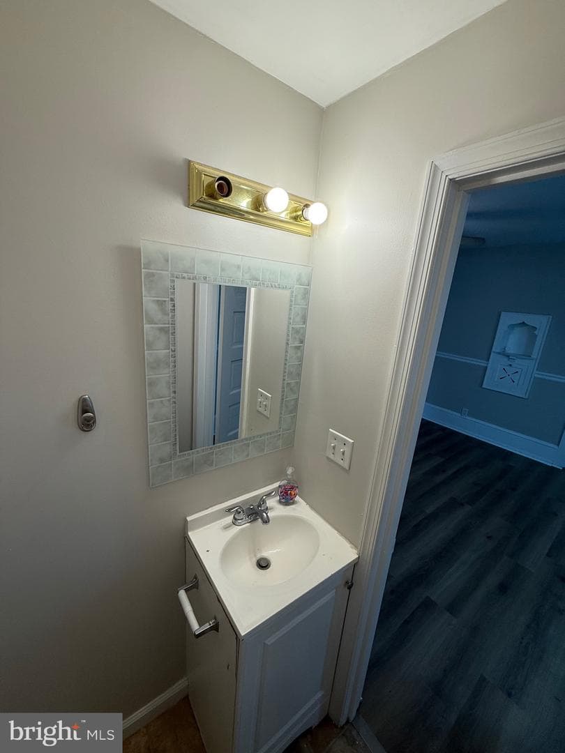 1512 Moore Street photo 22
