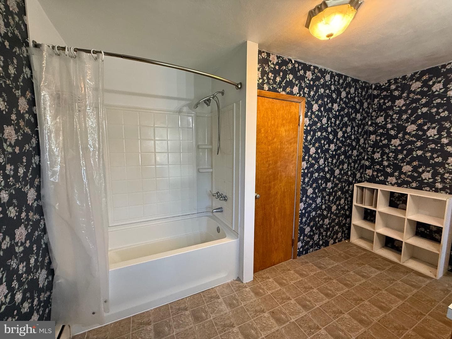 366 Ridgley Street photo 32